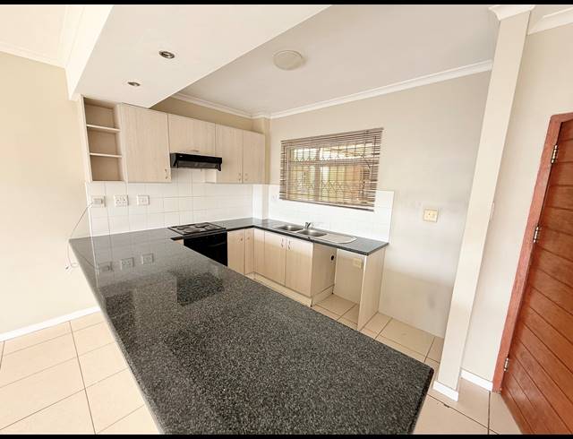 2 BEDROOM APARTMENT TO LET IN UMHLANGA RIDGE